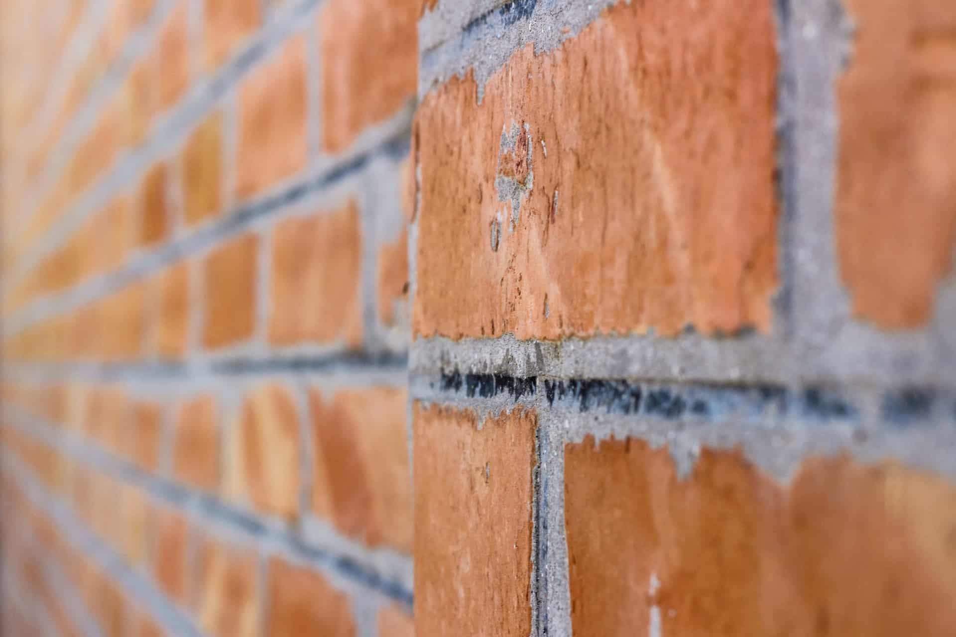 A perfect wall thanks to your efforts to choose the right mortar type for your masonry project